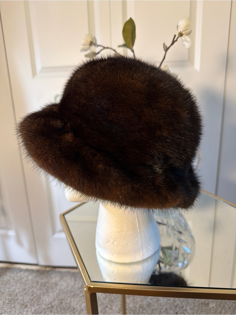 Vintage Saks, Fifth Avenue, genuine mahogany mink fur pillbox Classic hat